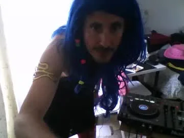iyoperro live stage