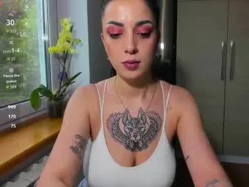 jasmin_akrivy live stage
