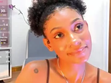 kamila_arias live stage