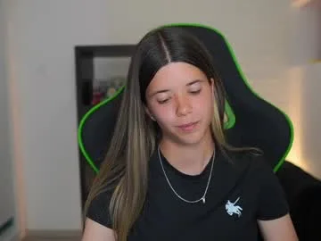karynaluss live stage