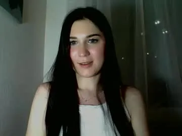 katie_foxi live stage