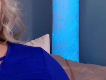 katy_nicole live stage