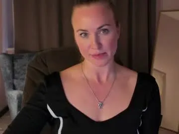 kelly_garners live stage