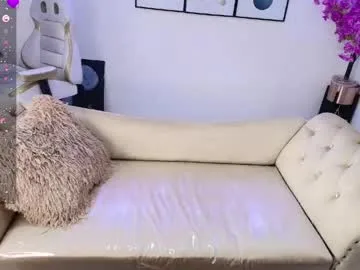 kiitty__meow live stage