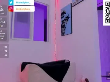kimberlykors_ live stage