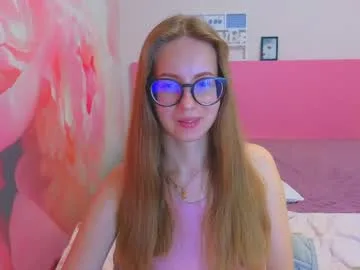 kristina_adel live stage