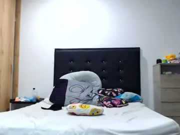 kylie_switch live stage