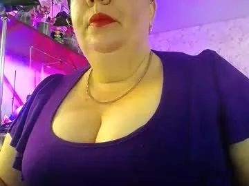lady_gloria live stage