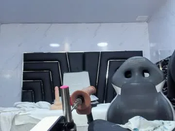 ladyy_scarlett live stage