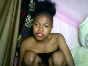 lara_belle live stage