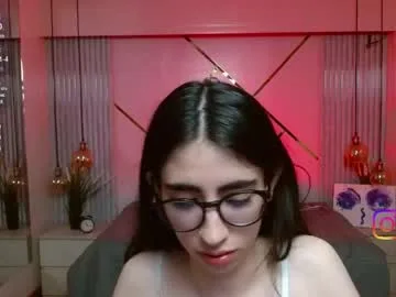 lena_roses live stage