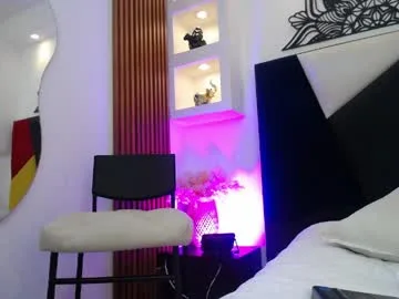 leonardfoxx live stage