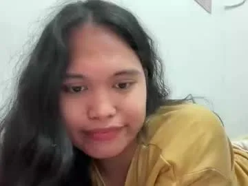 leora_luna live stage