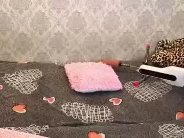 lesley_mil live stage