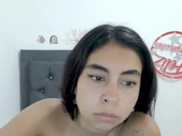 lily_robertss_ live stage