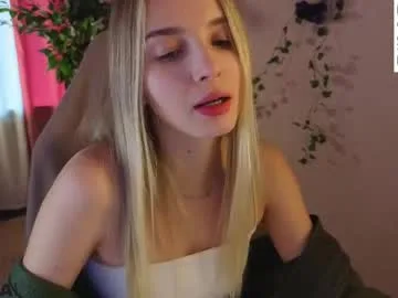 lina_reeds live stage
