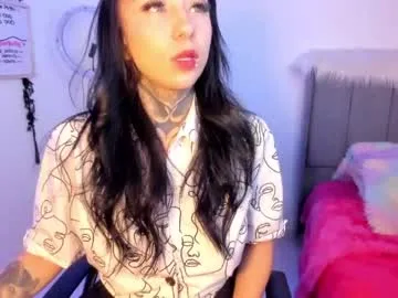 lindaa_miller live stage