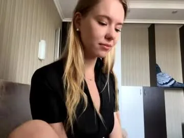 lindsaymoreno live stage