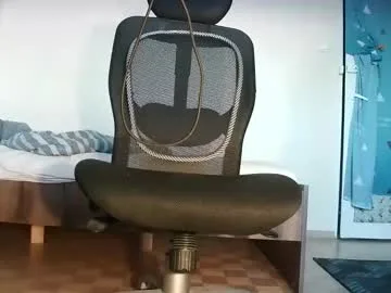 logan_18xxx live stage