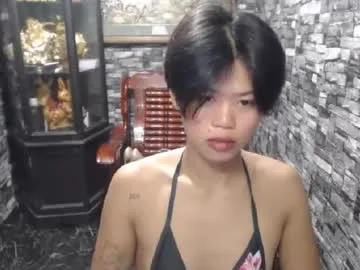 lovely_charlyn live stage
