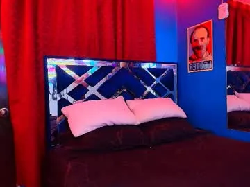 luke_howland live stage
