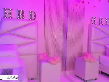 lulu_kawai live stage