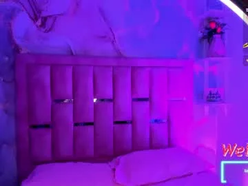 luna_sweeett_ live stage