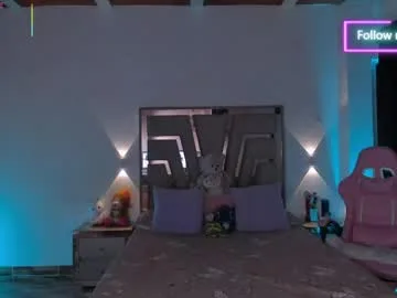 lunna_roosee live stage