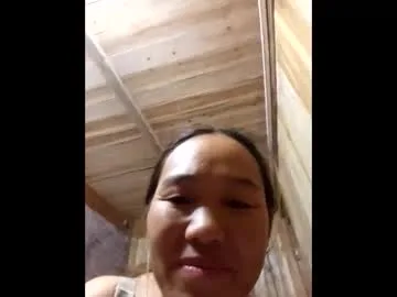lyn_eva live stage