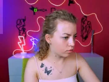 lyra_donna live stage