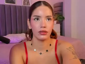 madie_collins7 live stage