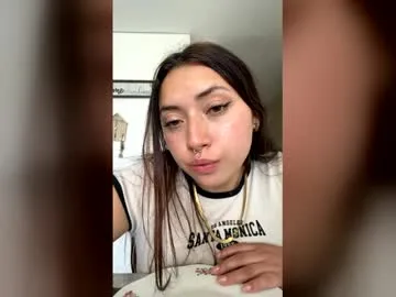 mariana_castro9 live stage