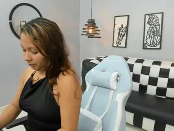 mayaa_naughty live stage