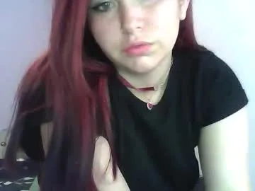mia_berris live stage