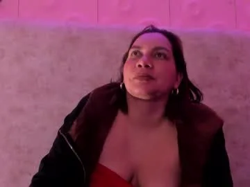 mia_coral1 live stage