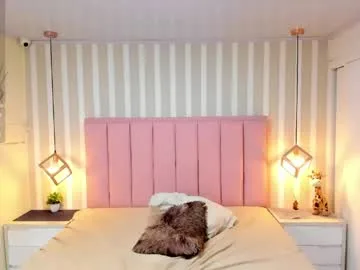 mia_jons20 live stage
