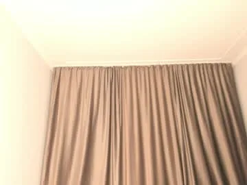 mia_lui live stage