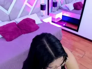 mia_velez1 live stage