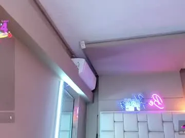 miacamille live stage