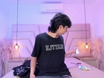 milan_lewiss live stage