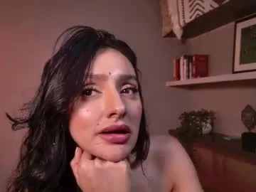 milana_desire live stage