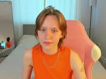 milena_milyan live stage