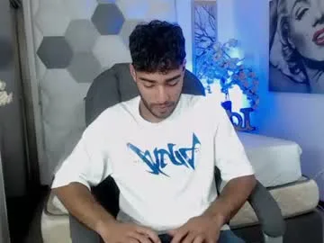 miles_rios live stage