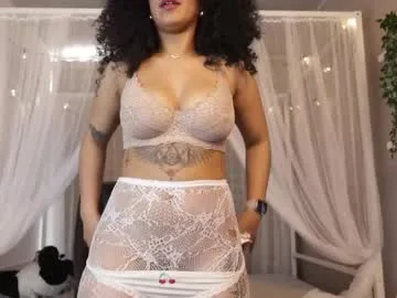 millie_volturi live stage