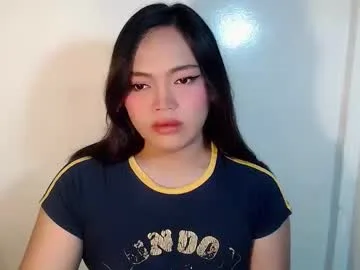 mira_luna222 live stage