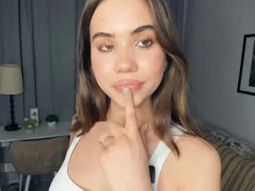 monaamore live stage