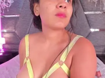 natty_lovee live stage
