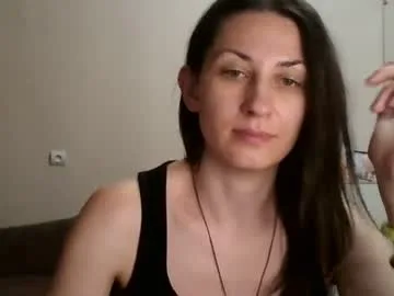 nika_smily live stage