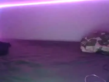 nikkiwayne live stage