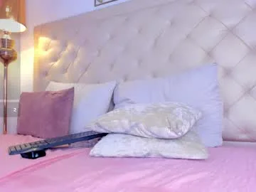 nina_joyce live stage